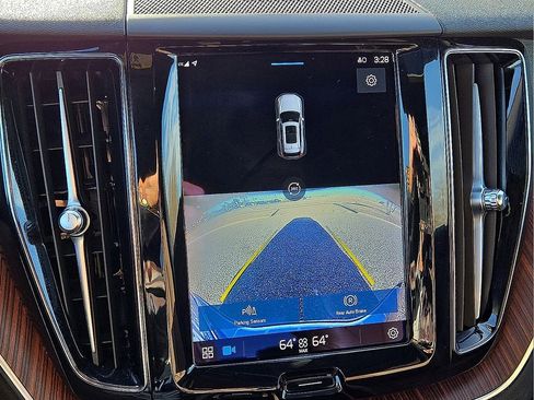 Certified 2023 Volvo XC60 B5 Plus w/ Protection Package Premier image 27