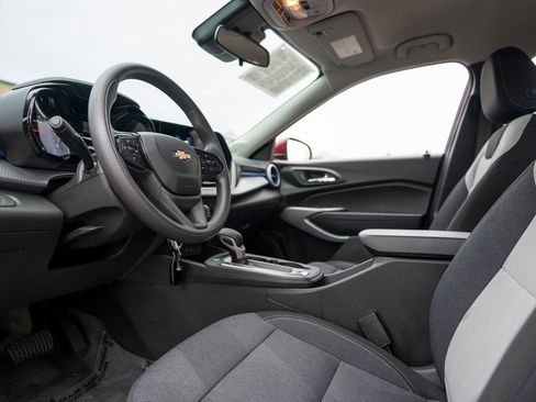 Certified 2024 Chevrolet Trax LS w/ LS Convenience Package image 5