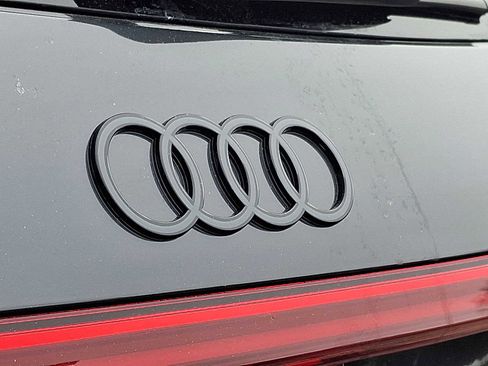 New 2025 Audi SQ5 Premium Plus image 18