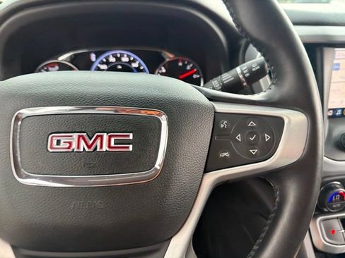 Used 2021 GMC Acadia SLT w/ Technology Package FWD image 26