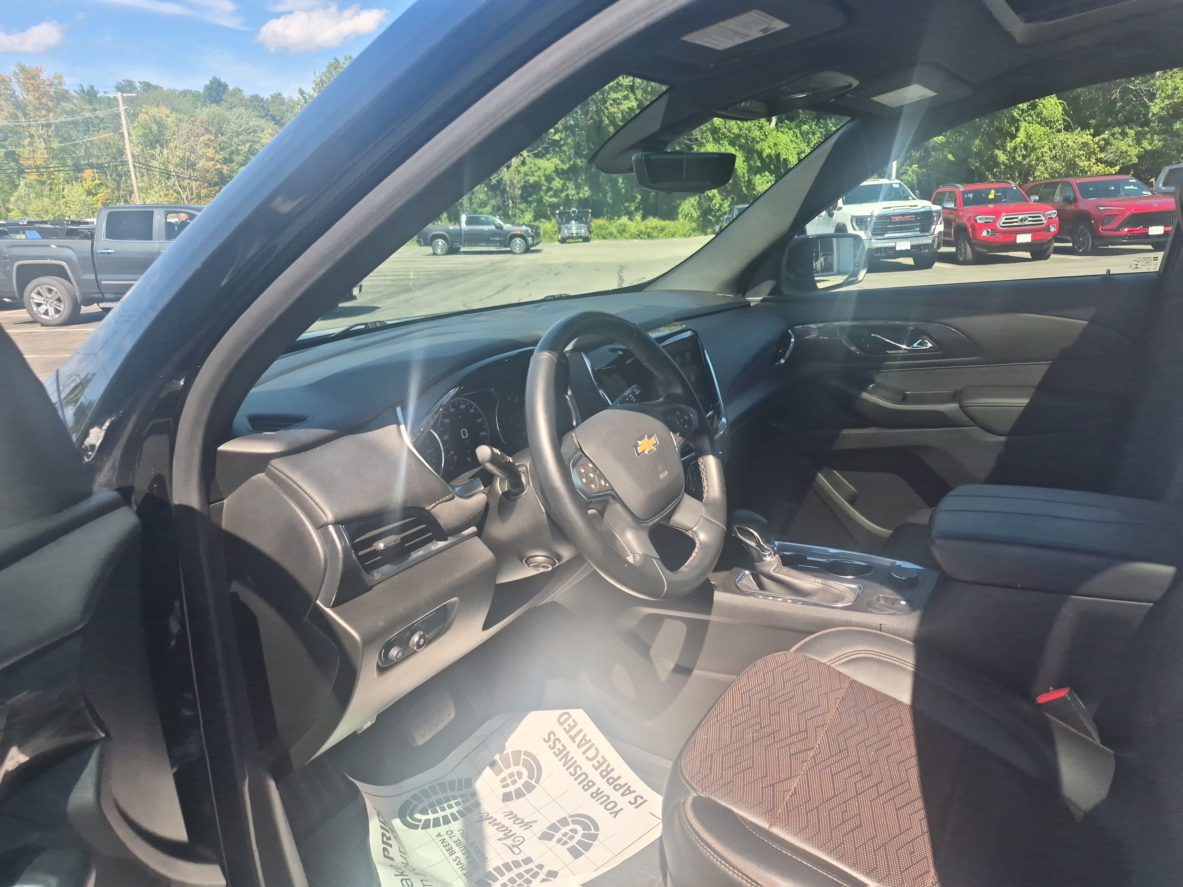 Used 2023 Chevrolet Traverse High Country w/ LPO, Floor Liner Package AWD/4WD image 9