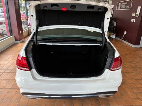 Used 2014 Mercedes-Benz E 350 4MATIC w/ Premium 1 Package image 10