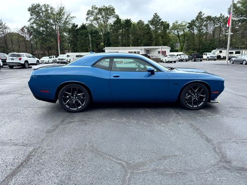 Used 2023 Dodge Challenger R/T w/ Plus Package image 5