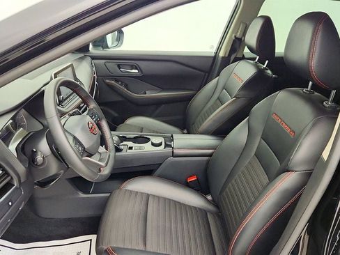 Used 2025 Nissan Rogue SV image 19