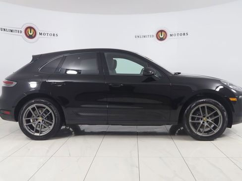 Used 2025 Porsche Macan image 2