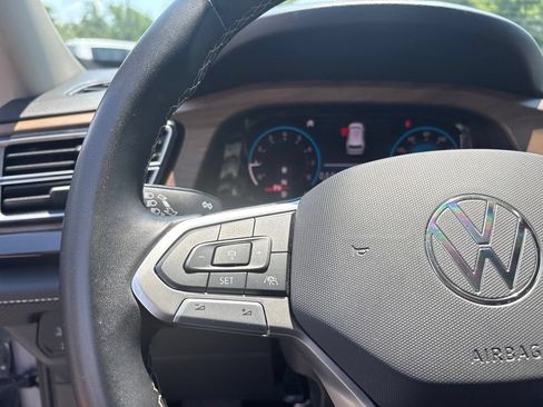 Used 2024 Volkswagen Atlas SE AWD/4WD image 20