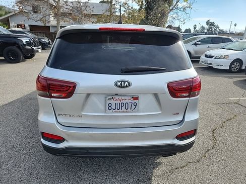Used 2019 Kia Sorento LX image 4