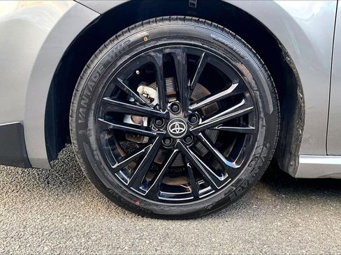 Used 2025 Toyota Camry SE image 9