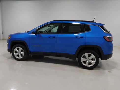Used 2019 Jeep Compass Latitude w/ Cold Weather Group AWD/4WD image 3