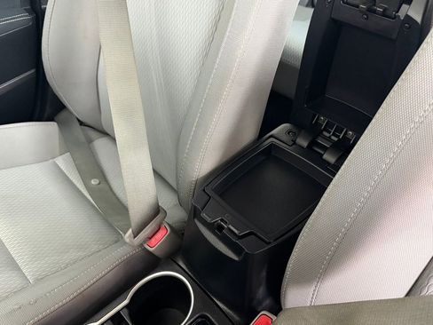 Used 2016 Toyota Corolla LE image 28