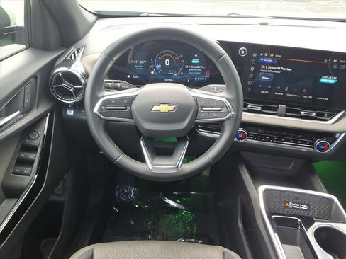 Used 2025 Chevrolet Equinox LT w/ Convenience Package II FWD image 30