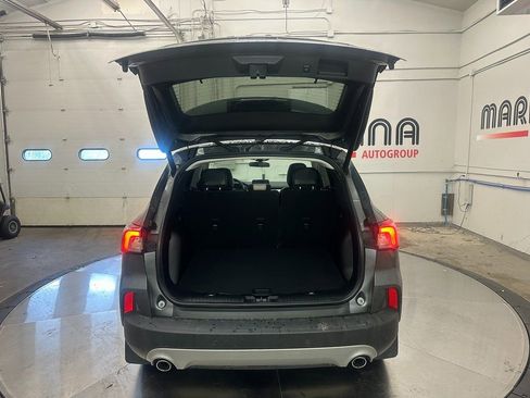 Used 2022 Ford Escape SEL w/ Technology Package image 17