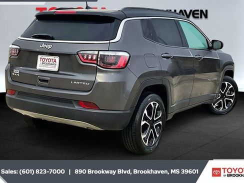 Used 2024 Jeep Compass Limited image 11