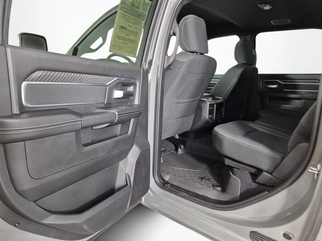 New 2026 RAM 3500 Big Horn AWD/4WD image 36