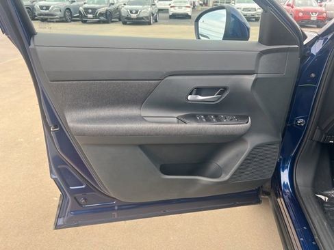 New 2025 Nissan Kicks SV image 13