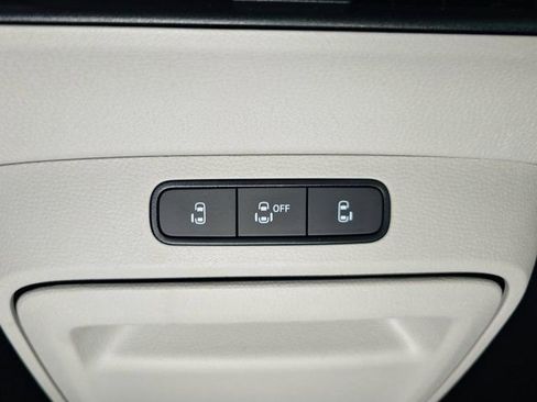 New 2025 Volkswagen ID. Buzz 1st Edition image 13