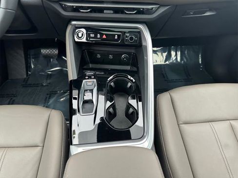 Certified 2025 Audi Q5 Premium w/ Convenience Package image 11