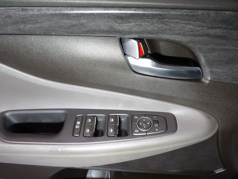 Used 2019 Hyundai Santa Fe SE FWD image 7