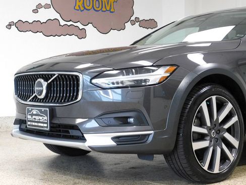 Used 2022 Volvo V90 B6 Cross Country AWD/4WD image 13