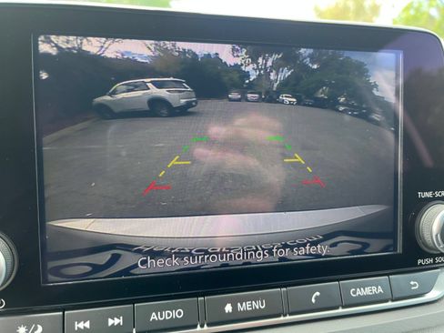Used 2025 Nissan Rogue SV FWD image 24