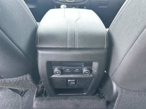 Certified 2020 Chevrolet Traverse LT FWD image 13