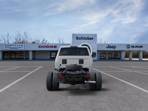 New 2026 RAM 3500 Big Horn AWD/4WD image 7