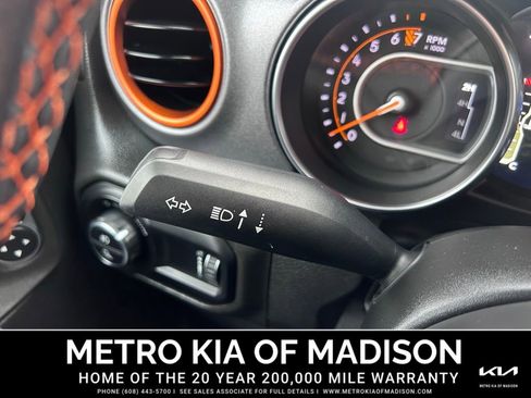 Used 2023 Jeep Gladiator Mojave w/ Cold Weather Group image 19