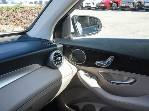 Used 2017 Mercedes-Benz GLC 300 image 23