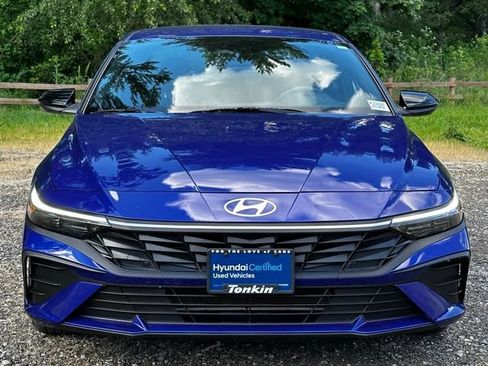 Certified 2025 Hyundai Elantra Sport FWD image 3