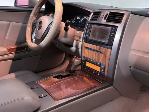Used 2006 Cadillac XLR RWD image 29