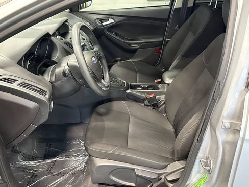 Used 2015 Ford Focus SE FWD image 7