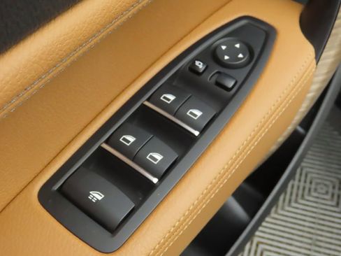 Used 2018 BMW 230i Convertible image 31