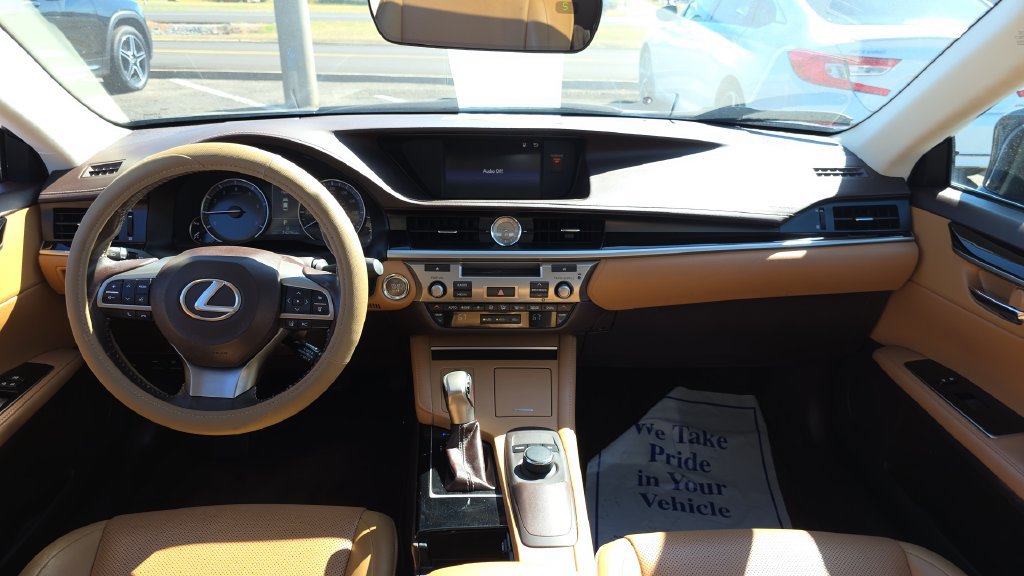 Used 2017 Lexus ES 350 w/ Accessory Package 2 FWD image 24