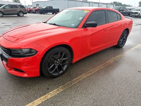 Used 2020 Dodge Charger SXT w/ Blacktop Package RWD image 2