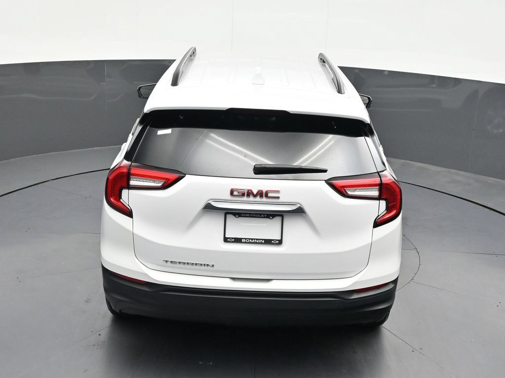 Used 2024 GMC Terrain SLE w/ Driver Convenience Package FWD image 20