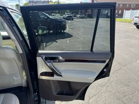 Used 2018 Lexus GX 460 Premium w/ Premium Package AWD/4WD image 16