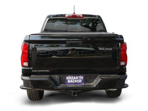 Used 2025 Chevrolet Colorado Z71 w/ Technology Package AWD/4WD image 4