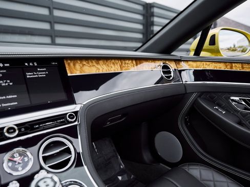 Used 2022 Bentley Continental GT image 68