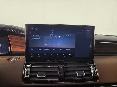 Used 2024 Lincoln Navigator Reserve AWD/4WD image 15