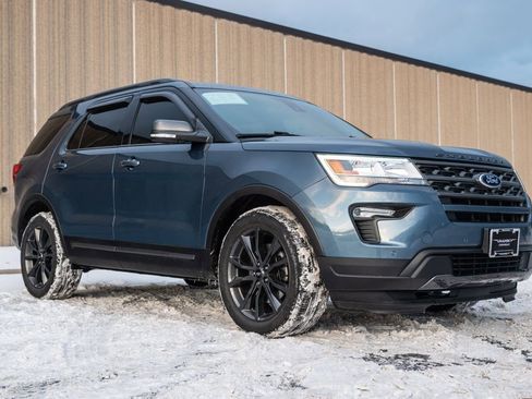 Used 2019 Ford Explorer XLT w/ XLT Sport Appearance Package image 2