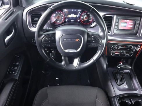 Used 2017 Dodge Charger SE w/ Blacktop Package RWD image 28