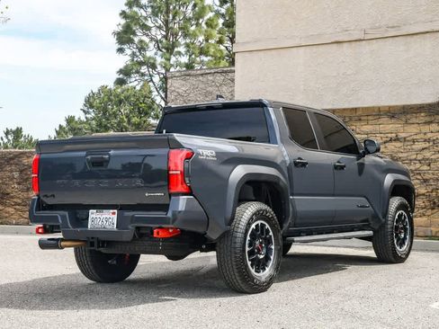 Used 2025 Toyota Tacoma TRD Off-Road image 7