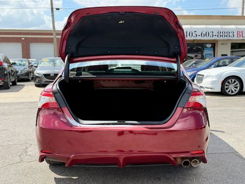 Used 2018 Toyota Camry SE w/ Convenience Package image 37