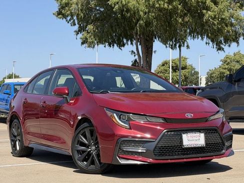 Used 2022 Toyota Corolla SE w/ Carpet Mat Package (TMS) FWD image 2