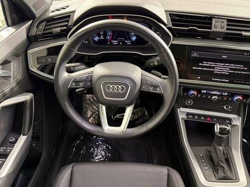 Used 2023 Audi Q3 2.0T Premium w/ Convenience Package AWD/4WD image 13