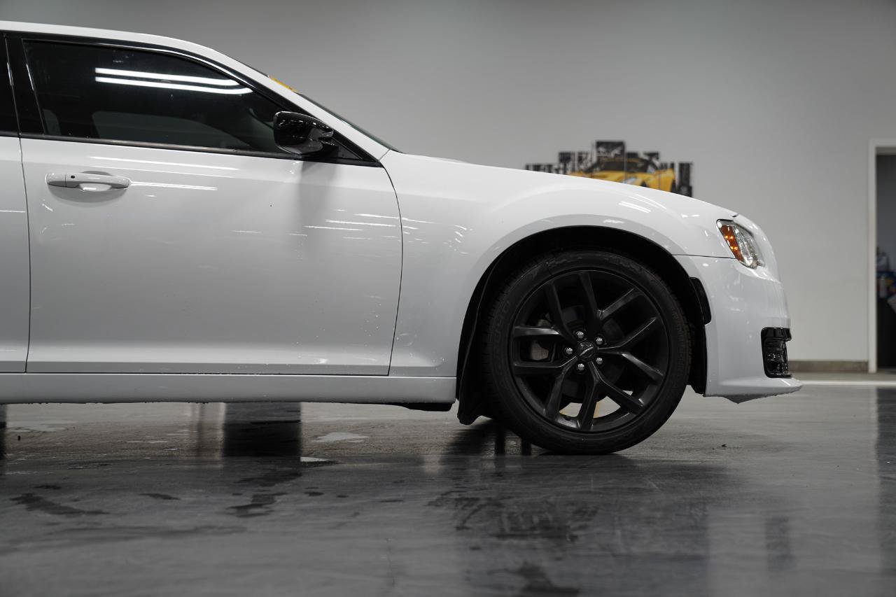 Used 2023 Chrysler 300 Touring w/ Sport Appearance Package RWD image 11