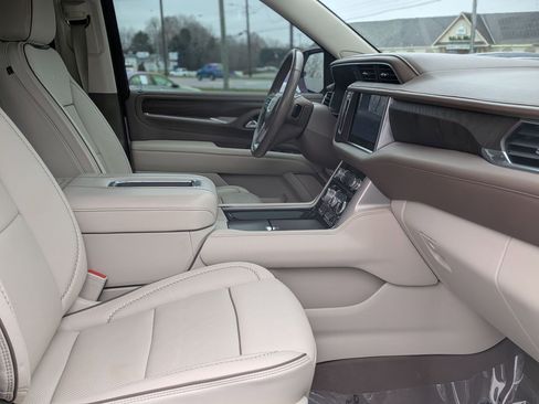 Used 2021 GMC Yukon Denali w/ Denali Premium Package image 41