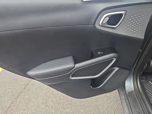 Used 2020 Kia Soul LX FWD image 21