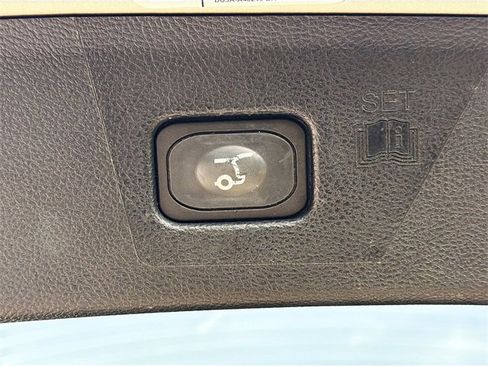 Used 2017 Ford Edge Titanium w/ Equipment Group 301A image 13