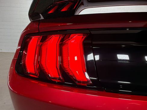 Used 2020 Ford Mustang Shelby GT500 w/ Technology Package RWD image 12